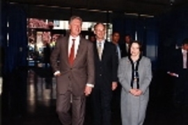 President William J. Clinton with Vest and his wife, Rebecca Vest, in 1998, when Clinton gave MIT's Commencement address.