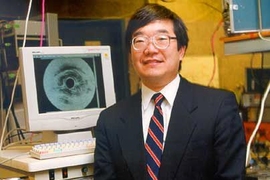 Professor James Fujimoto with a high-resolution, 3-D image generated using a new type of laser in combination with the Optical Coherence Tomography (OCT) system he developed in the early 1990s with Eric Swanson of MIT Lincoln Laboratory.